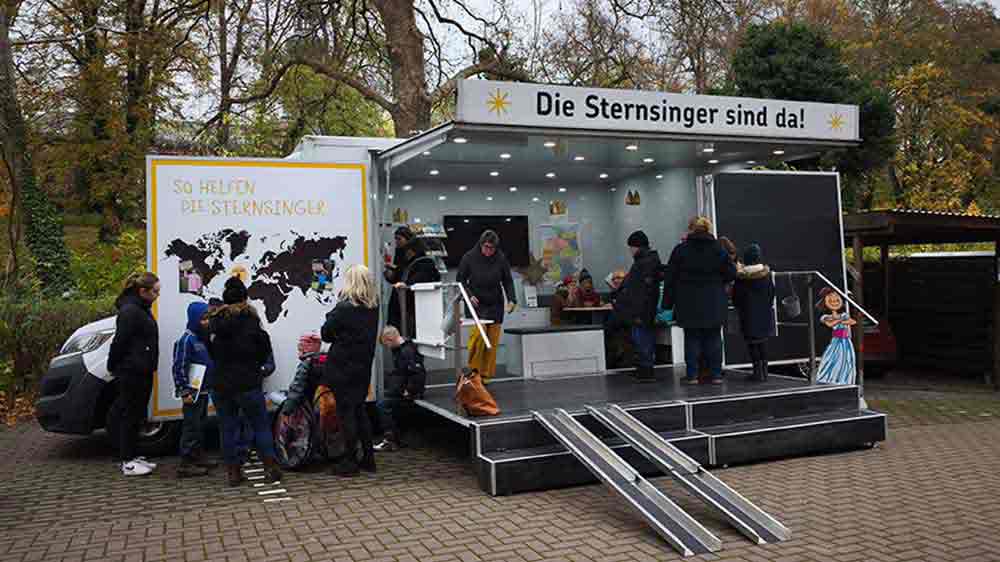 Das Sternsinger-Mobil ist ein umgebauter Transporter