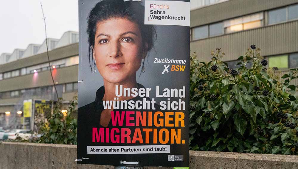 Aktuelles Wahlplakat der BSW: Kann die Kirche solche Aussagen mitttragen?