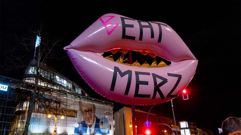 Deutliches Signal: Kundgebung "Brandmauer statt Brandstifter" am Mittwochabend vor der CDU Zentrale in Berlin