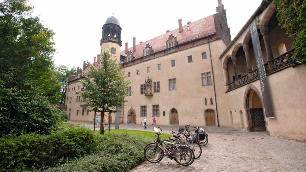 Reformator Martin Luther (1483-1546) wohnte bis kurz vor seinem Tod in dem 1504 bis 1508 errichteten Haus