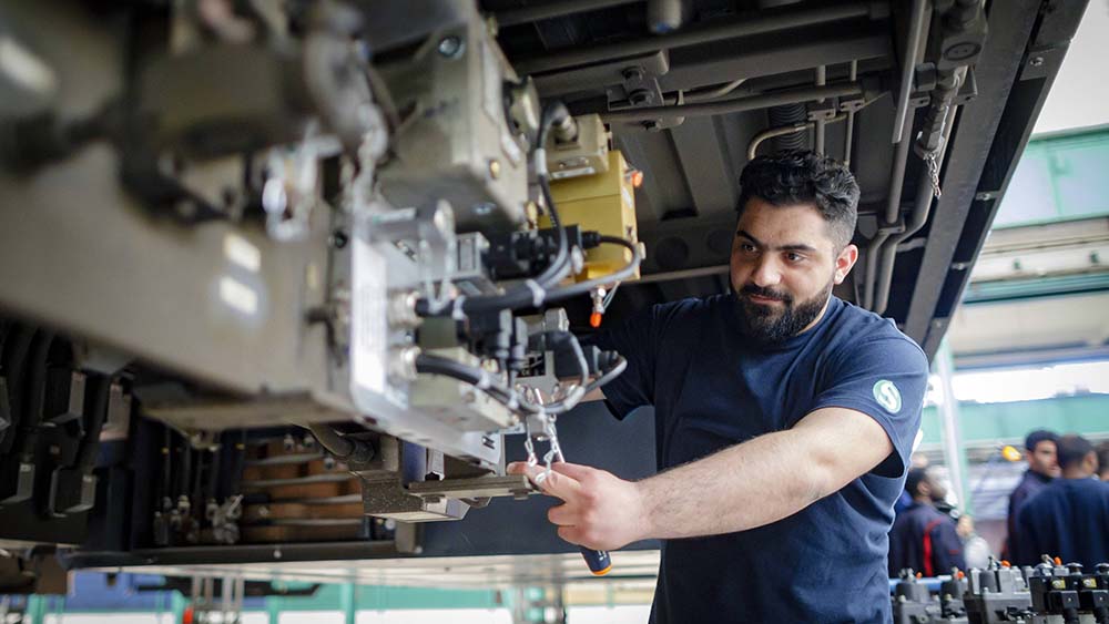 Gut integrierte Geflüchtete aus Syrien sollen nach dem Willen von Innenministerin Faeser bleiben (Archiv)