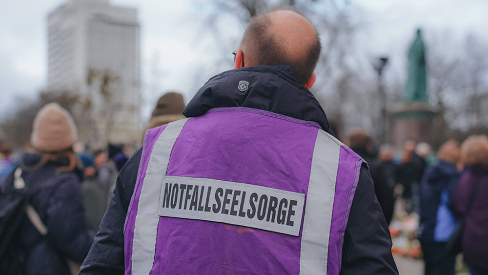 Mit offenen Ohren und tröstenden Worten zur Stelle: Die Evangelische Notfallseelsorge