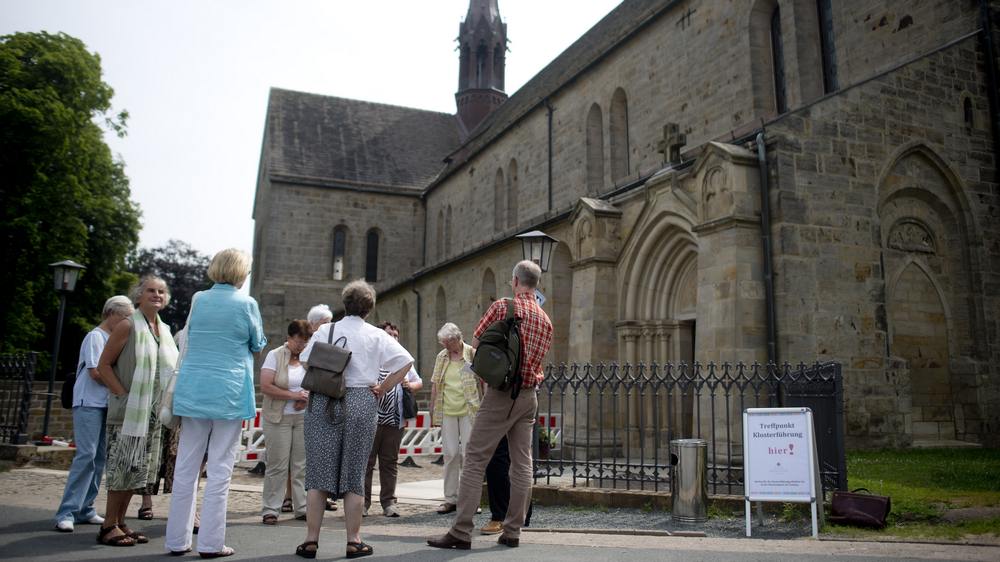 Beliebte Ausflugsziele sind Klöster schon lange. Doch für ihren Erhalt müssen sie mehr bieten als offene Türen.