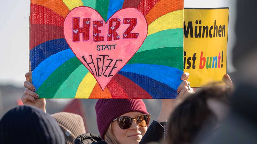 Am vergangenen Wochenende sind wieder zehntausende Menschen wie hier in München auf die Straße gegangen