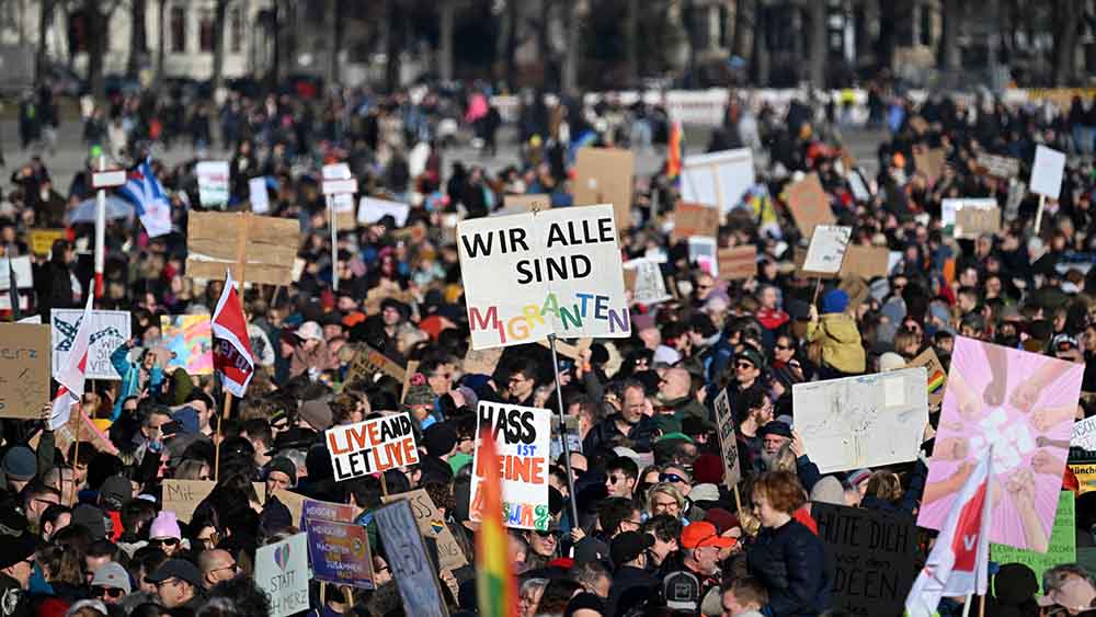 Gegen den Kurs der Union sind Hunderttausende in den vergangenen Wochen auf die Straße gegangen, hier in München (Archiv)