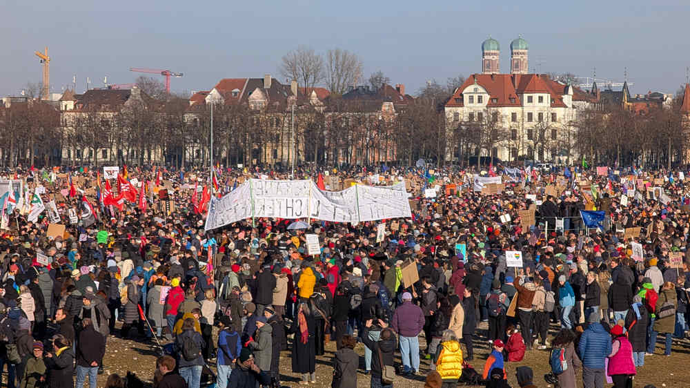 In München sind etwa 250.000 Menschen auf die Straße gegangen