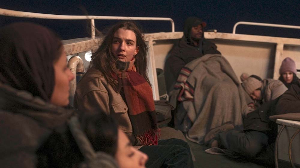 Die 19-jährige Laura (Amaryllis August) erfährt die Brutalität der Schleuser