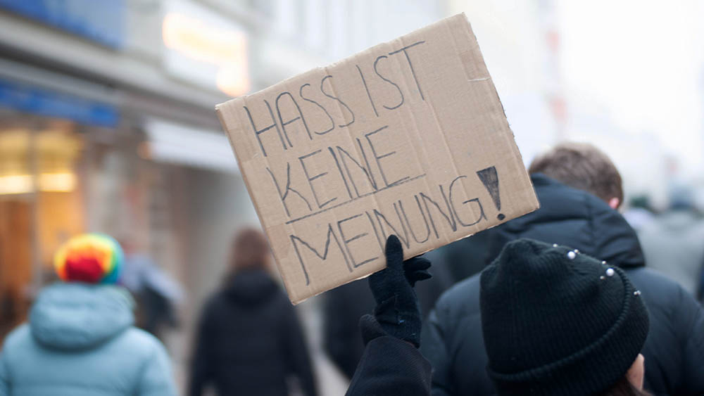 Über die Spaltung in der Gesellschaft gibt eine Studie im Auftrag der EKD Auskunft