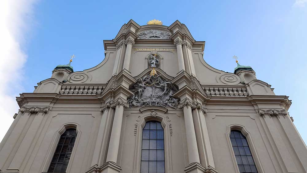 In der Heilig-Geist-Kirche von München findet während der Sicherheitskonferenz ein ökumenisches Friedensgebet statt