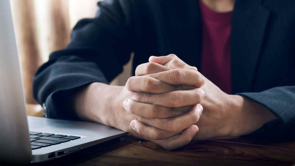 Pfarrerinnen und Pfarrer sind oftmals mehr Gemeindemanager und weniger geistliche Begleiter (Symbolbild)