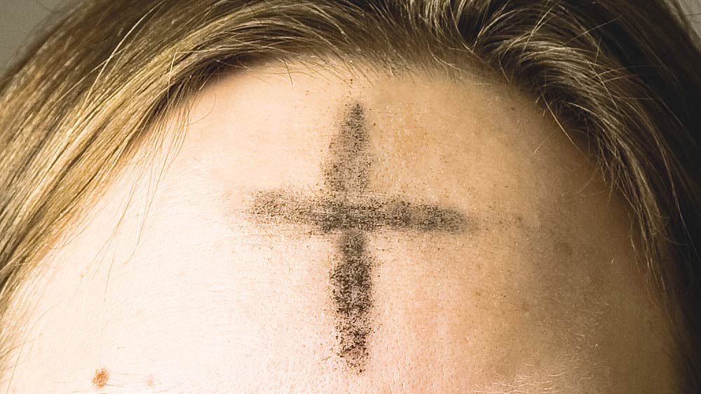 Aschermittwoch fällt in diesem Jahr auf den 5. März: Auch in der Evangelischen Kirche sind das Aschenkreuz oder das Fischessen als Zeichen für Christus gebräuchlich