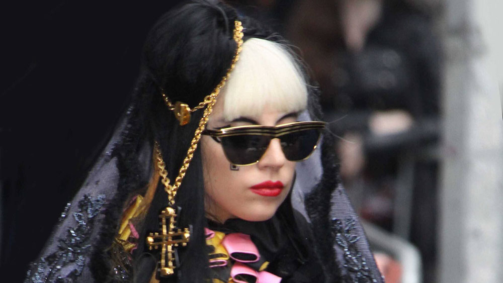 In einem Song von Lady Gaga verliebt sich Maria Magdalena in Judas.