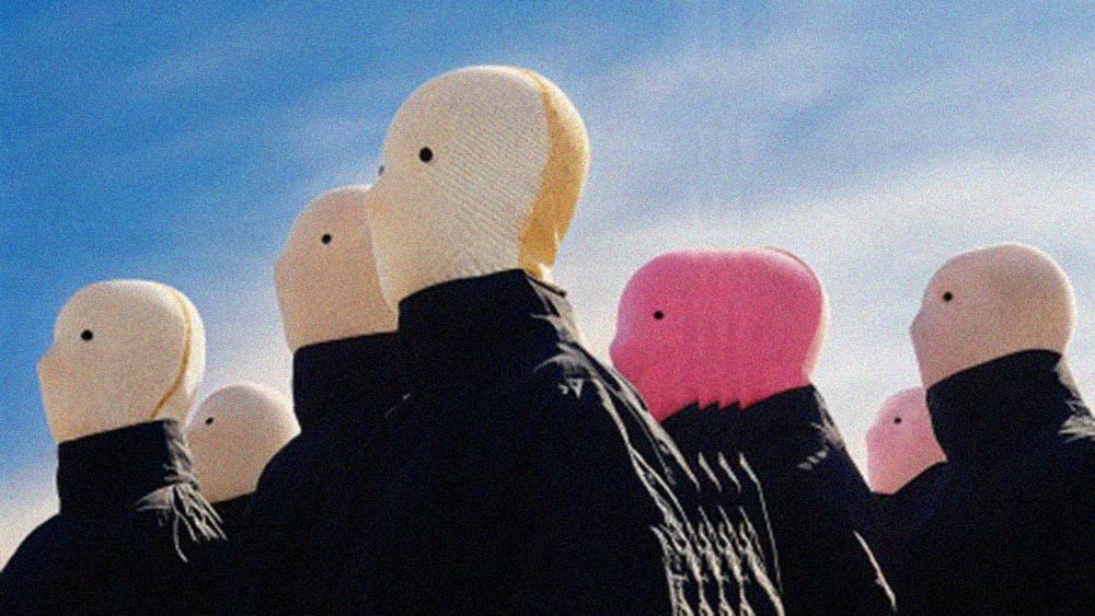 Als „Sockenpuppen“ werden Benutzerkonten im Internet bezeichnet, mit denen Portale wie Wikipedia sabotiert und mit Falschinformationen gefüttert werden