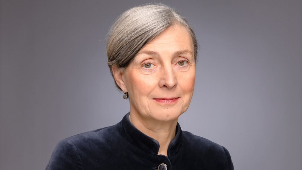 Ursula Schoen, Direktorin des Diakonischen Werkes der EKBO betrachtet den aggressiven Bundestagswahlkampf mit Sorge. Sie sieht den Sozialstaat auf der Strecke bleiben.