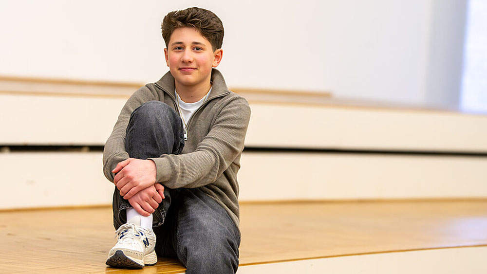 Alwin Fröhlich singt bei der SAT.1-Show "The Voice Kids"