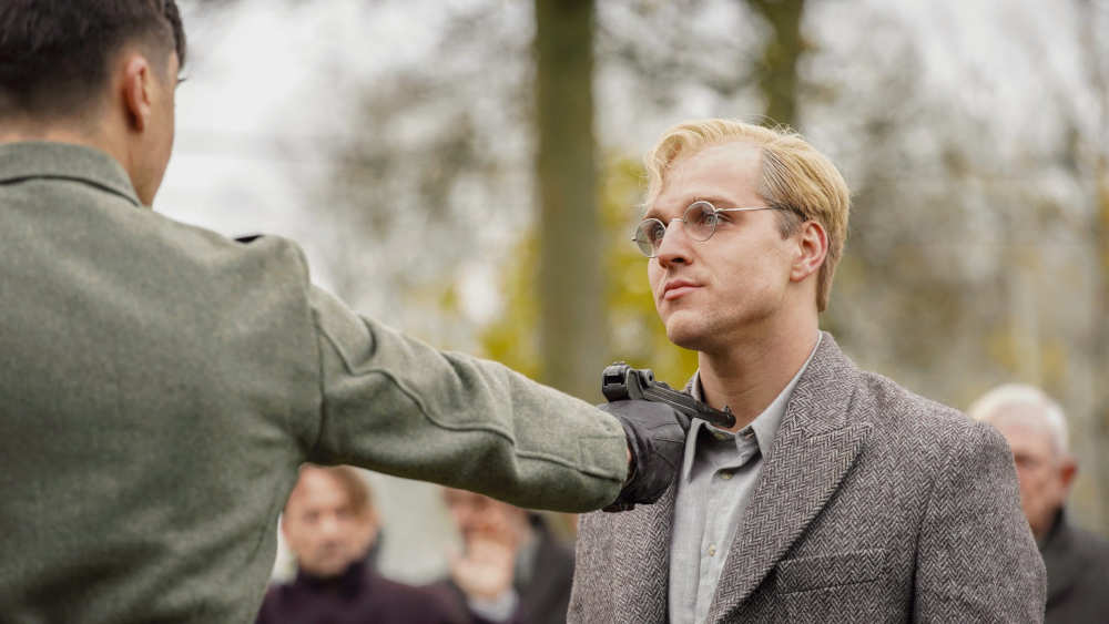 Als Theologe und Widerstandskämpfer Dietrich Bonhoeffer ist Dassler ab 13. März im Kino zu erleben
