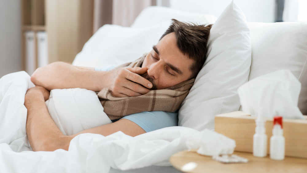 Am häufigsten blieben Arbeitnehmerinnen und Arbeitnehmer 2024 wegen Atemwegserkrankungen zuhause