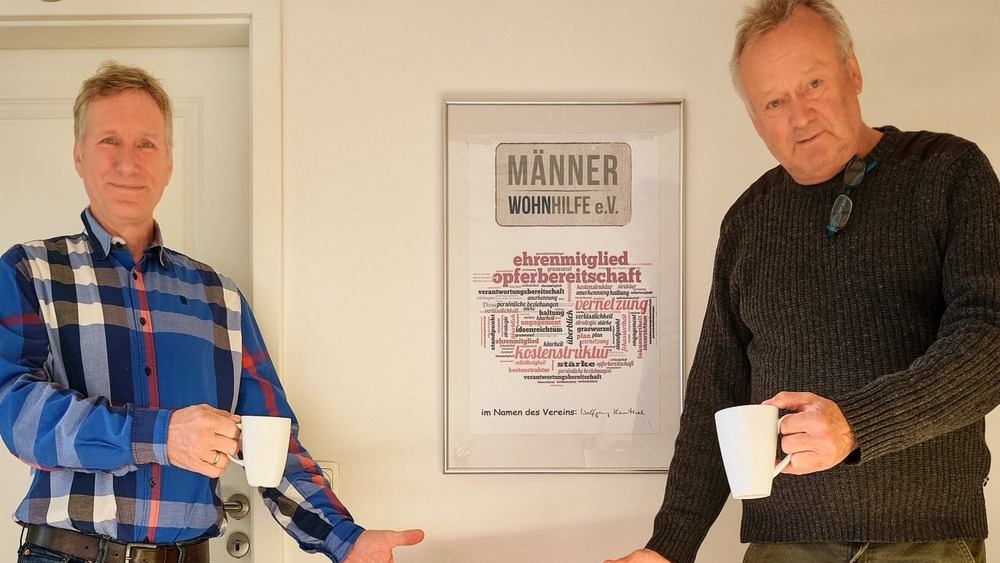 Sie helfen Männern, die von Gewalt betroffen sind: Wolfgang Rosenthal (l.) und Walter Dinninghoff von der Männerwohnhilfe in Oldenburg
