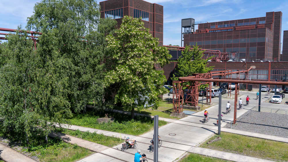Laut einer Umfrage des Instituts für Demoskopie Allensbach belegt das Ruhrgebiet im Fremdbild mit 77 Prozent den ersten Platz bei der Eigenschaft Anpassungsfähigkeit. Hier das Welterbe Zeche Zollverein in Essen