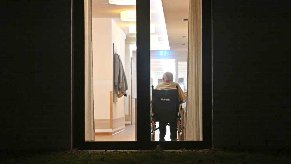 Die Pflegeversicherung steckt in der Krise (Symbolbild)