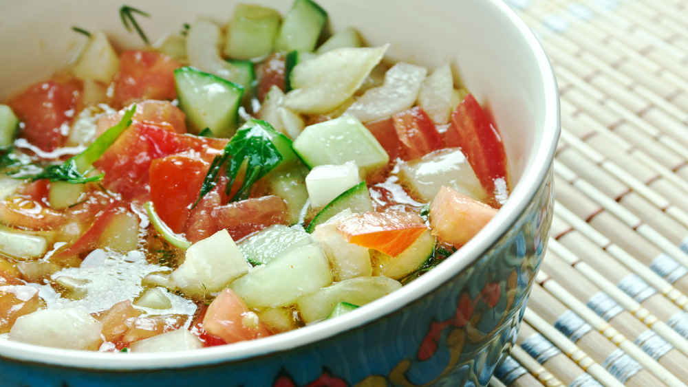 Der überwiegende Teil der Bundesbürger findet den bewussten Verzicht auf Fleisch, Alkohol oder Süßigkeiten aus gesundheitlichen Gründen sinnvoll