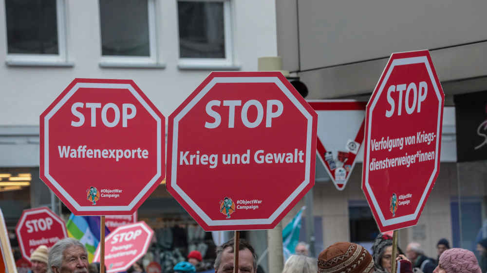 Proteste gegen die Wiedereinführung der Wehrpflicht – ein Ausdruck der öffentlichen Debatte über Wehrdienst und Friedensarbeit