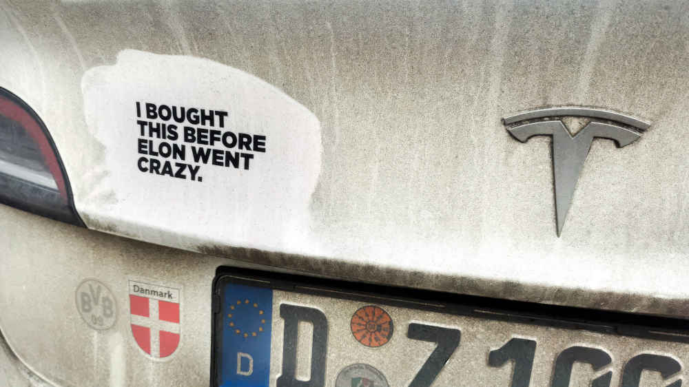 Image - Tesla-Scham: Autobesitzer distanzieren sich mit Aufklebern von Musk