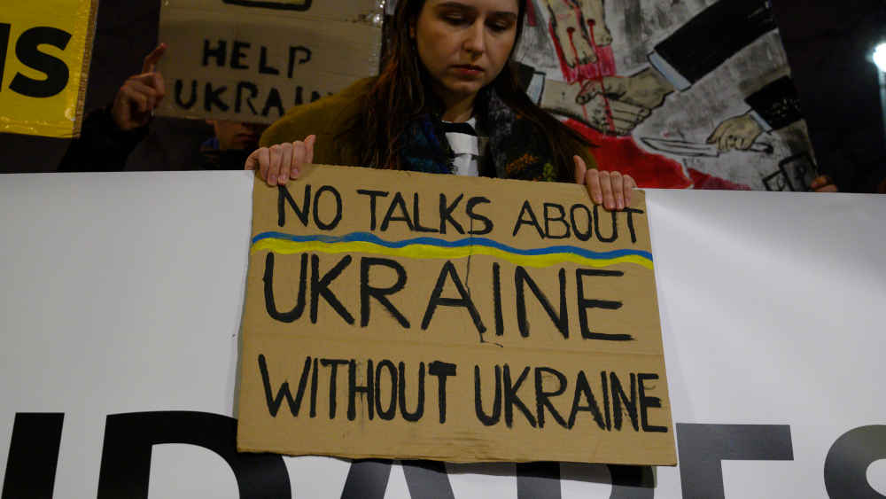 Ein gerechter und dauerhafter Frieden könne nur durch Verhandlungen mit der Ukraine erreicht werden