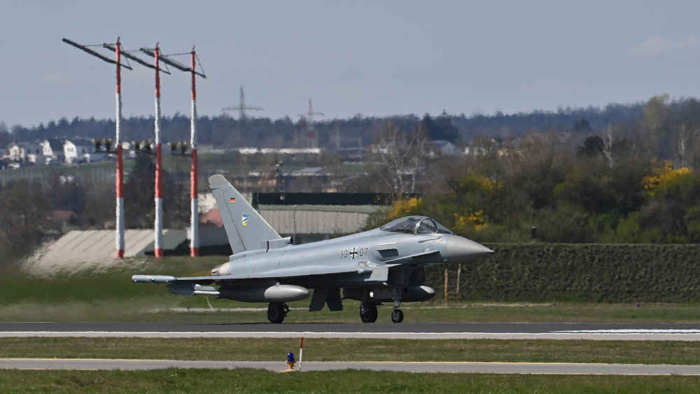 Krisen und Kriegen auf der Welt haben die Militärausgaben 2024 erhöht (Archivbild)