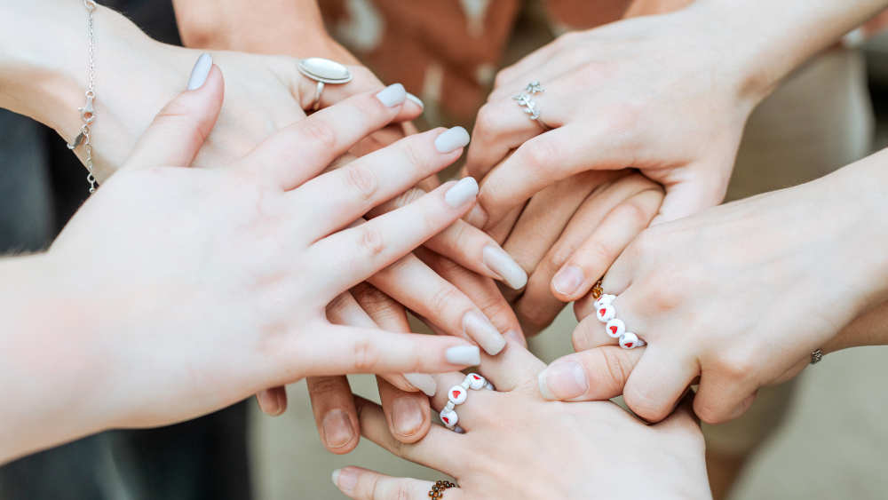 Bei einer Umfrage im Auftrag des Christlichen Medienmagazins PRO kam heraus: Nächstenliebe wird bejaht, an die Auferstehung glaubt man hingegen nicht