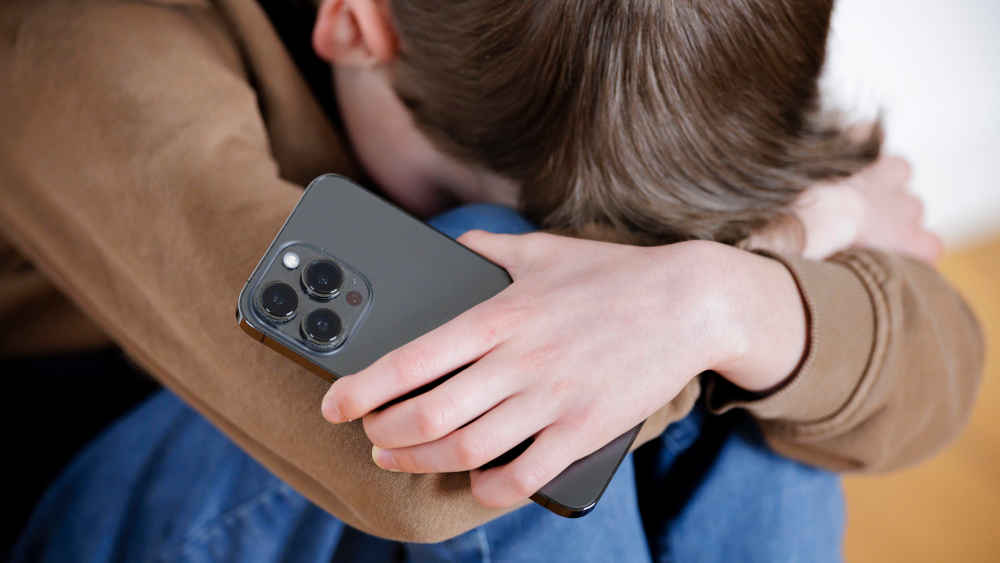 Cybermobbing unter Teenagern kann zu Depressionen führen (Archivbild)