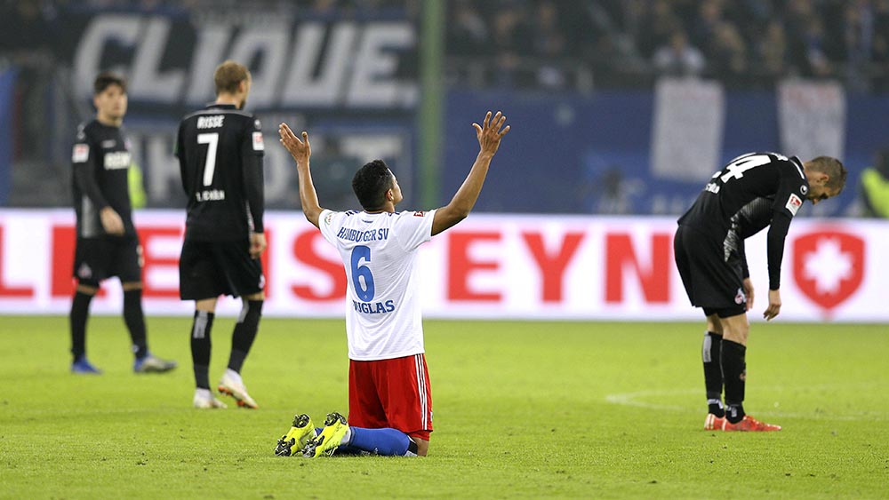 Ein Stoßgebet zum Himmel für einen Sieg – ob das erlaubt ist, will Redakteur Timo Teggatz beim Fußball-Gottesdienst herausfinden