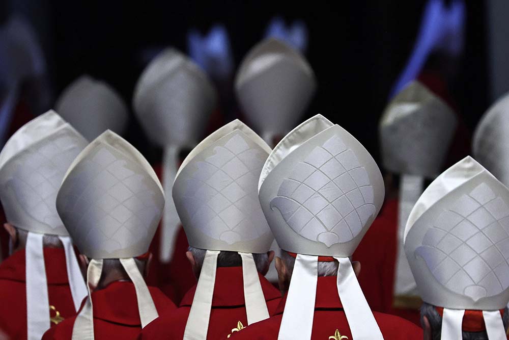 Im Konklave stimmen Kardinäle über den nächsten Papst ab – ein traditionsreiches Auswahlverfahren mit überraschenden Parallelen zur modernen Personalauswahl.