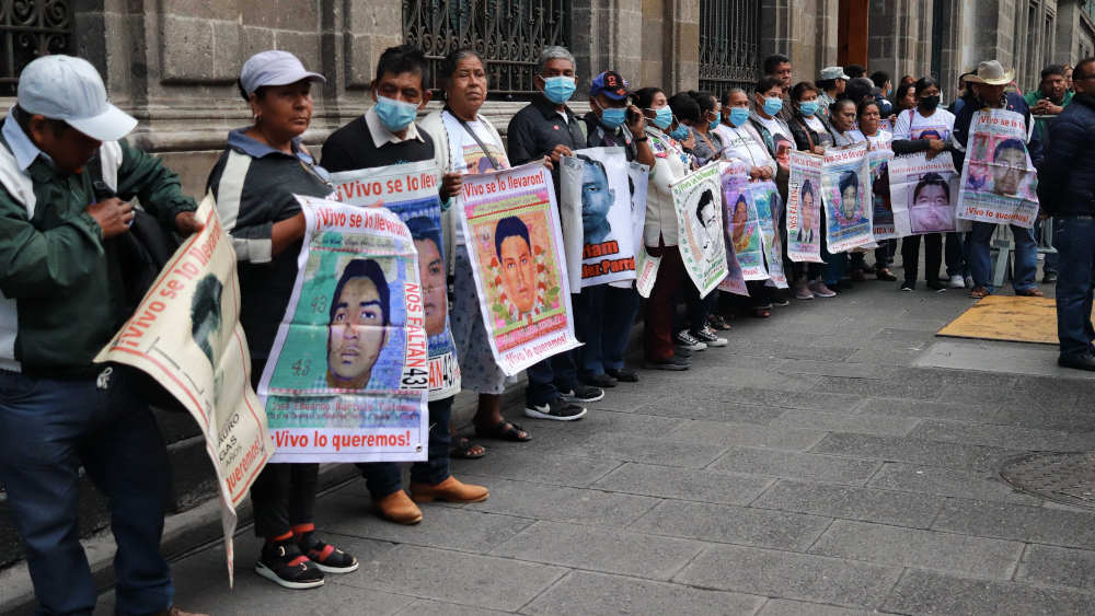 Landesweit gelten gemäß offiziellen Zahlen über 125.000 Menschen in Mexiko als vermisst. Angehörige gehen Hinweisen über den Verbleib ihrer Familienmitglieder nach und suchen sie auf eigene Faust.