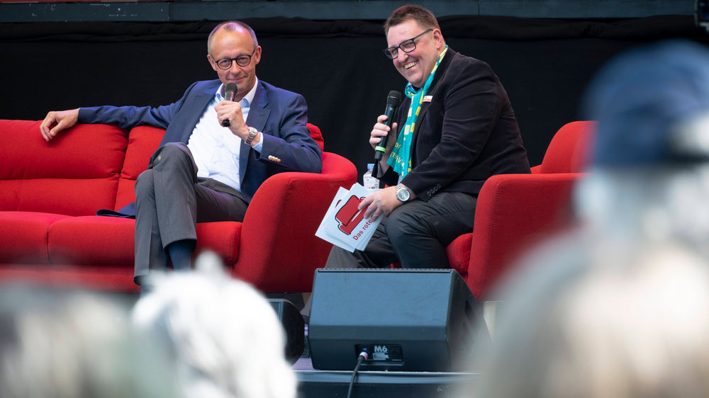 Image - Rotes Sofa: Diese Promis kommen zum Talk auf dem Kirchentag