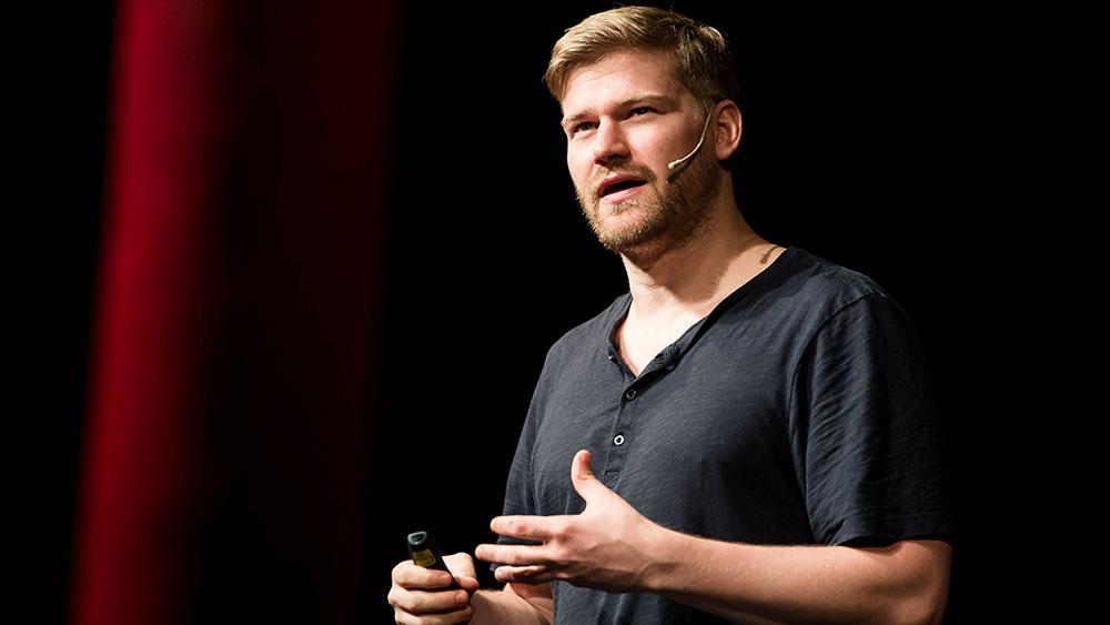 Der Comedian Shahak Shapira ist der Bruder des Opfers