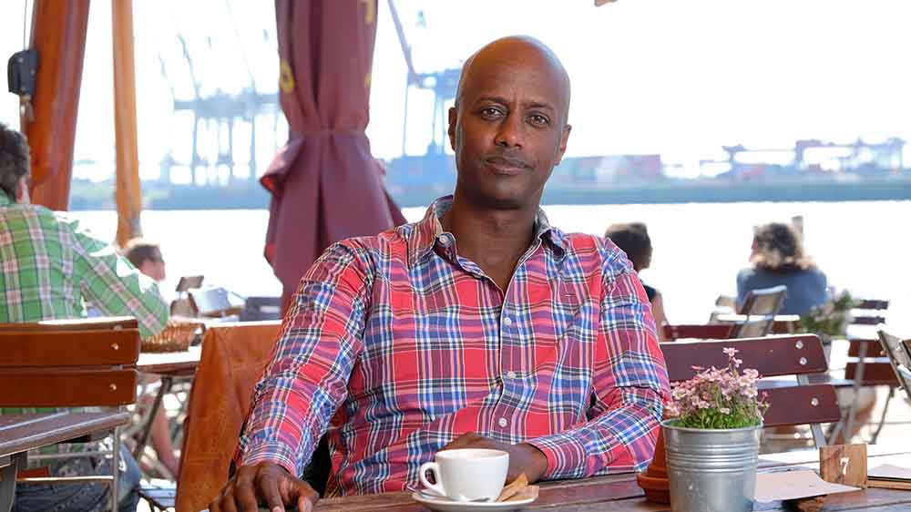 Yared Dibaba setzt sich für mehr Anerkennung und Zugehörigkeit von Zugewanderten in Deutschland ein