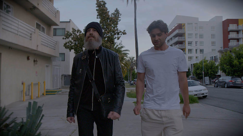 Iggy Semmelweis (l.) gilt intern als Kopf des "War Room". Er lässt BBC-Reporter Matt Shea (r.) beim Interviewversuch abblitzen