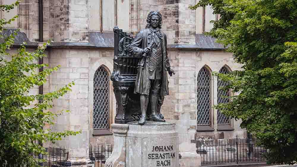 Johann Sebastian Bach vor der Thomaskirche in Leipzig: Die Stadt ehrt ihren berühmtesten Thomaskantor