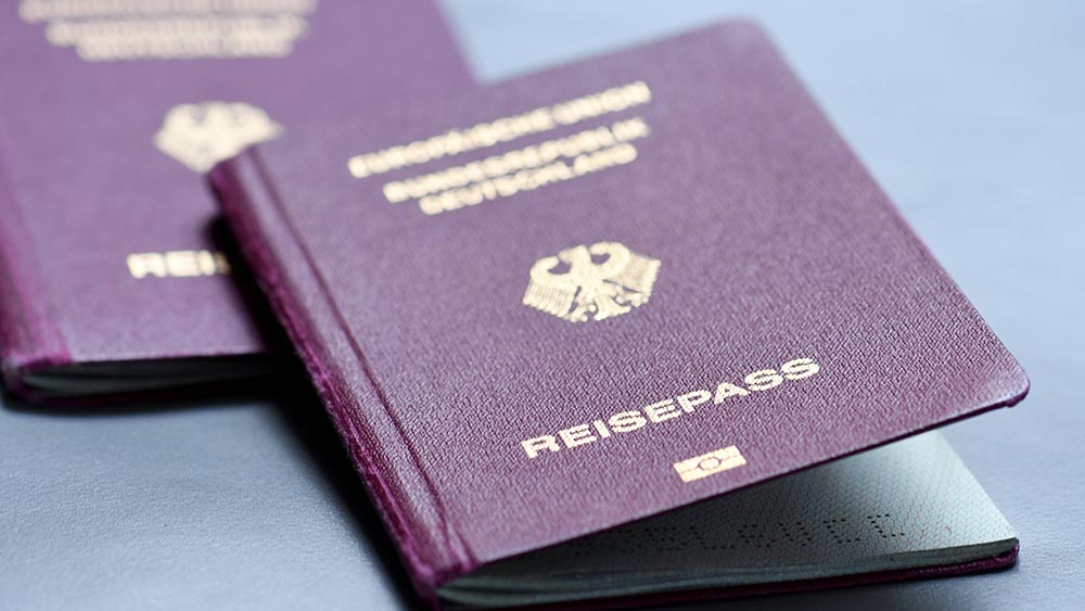 Einen deutschen Reisepass gibt es bald nicht mehr nach drei Jahren wie bei der "Turbo-Einbürgerung"