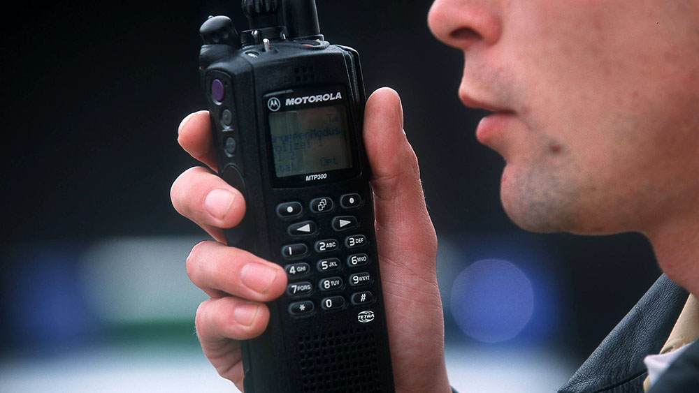 Die Teams im Escape Room müssen ein Funkgerät finden (Symbolbild)