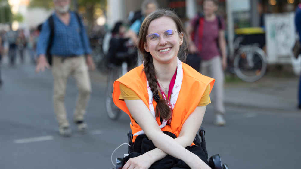 Anne (25) aus Jena ist ehrenamtliche Helferin beim 39. Deutschen Evangelischen Kirchentag in Hannover