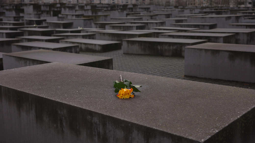 Ein Bericht zeigt: In sieben Ländern mit großen jüdischen Gemeinden nahmen antisemitische Vorfälle stark zu – in Deutschland besonders häufig