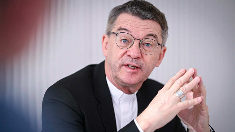 Trotz seiner Vielseitigkeit sei das Kardinalskollegium nicht repräsentativ für die Weltkirche, sagte der frühere Präsident des Missionswerks missio Aachen, Bischof Klaus Krämer