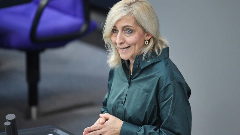 Die Lage der GKV sei dramatischer als ohnehin angenommen, sagte Bundesgesundheitsministerin Nina Warken (CDU) dem Handelsblatt und stellt 800 Millionen Euro Bundeszuschuss bereit