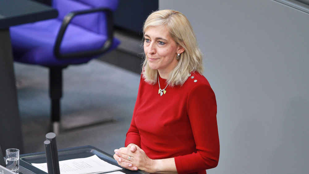  Bundesgesundheitsministerin Nina Warken  von der CDU