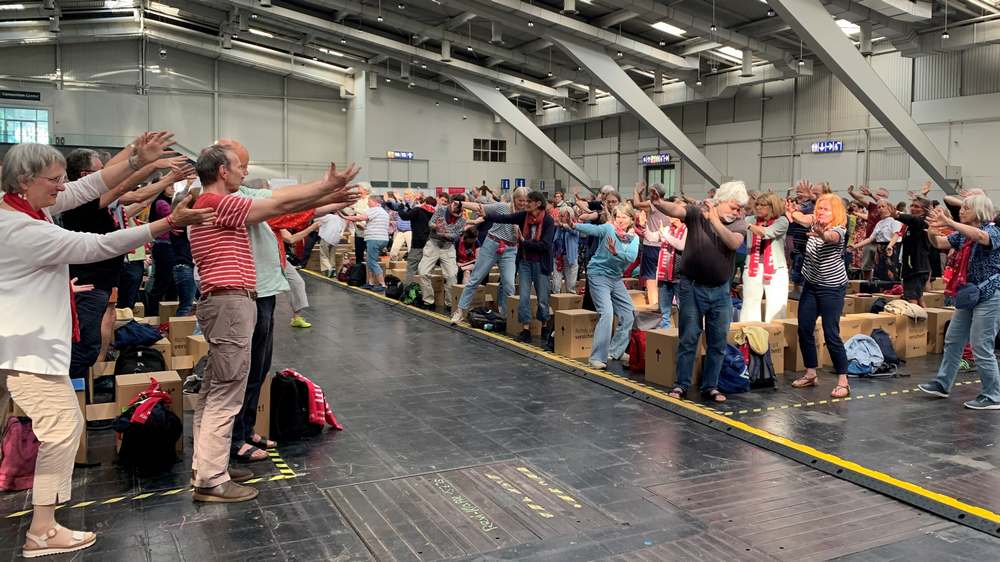 Runter vom Papphocker und mitgetanzt