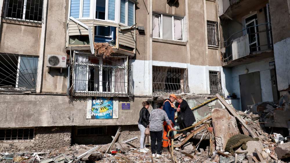 Ein zerstörtes Wohnhaus nach einer russischen Drohnenattacke in Odessa