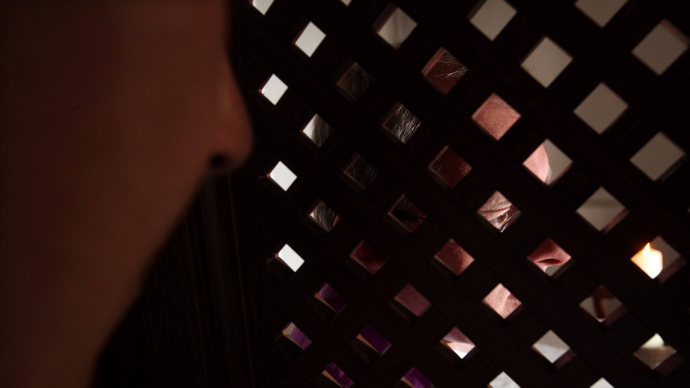 Das neue Gesetz bricht das Beichtgeheimnis, sagen Kritiker