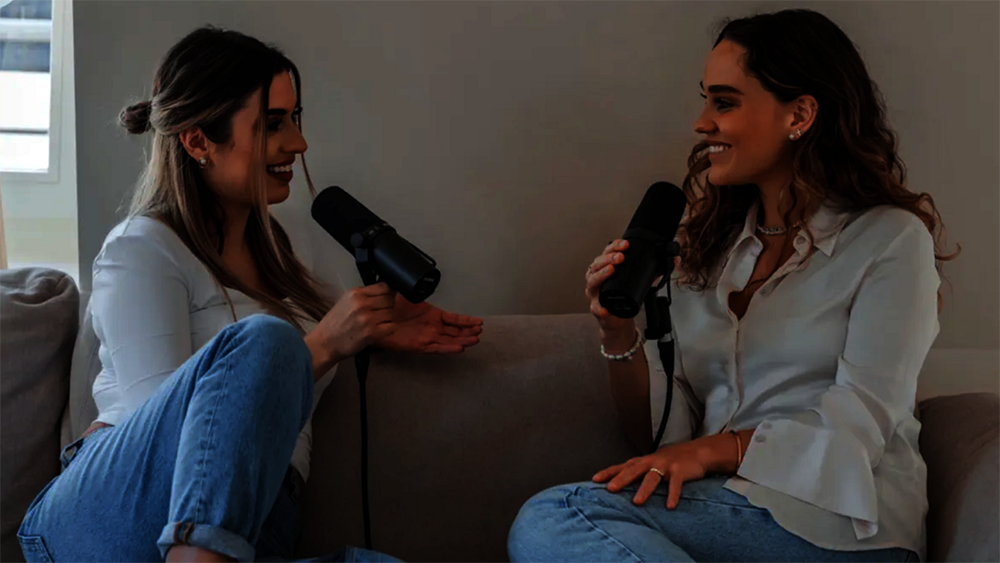 Jasmin Friesen (links) und Jana Higholder sind christliche Influencerinnen